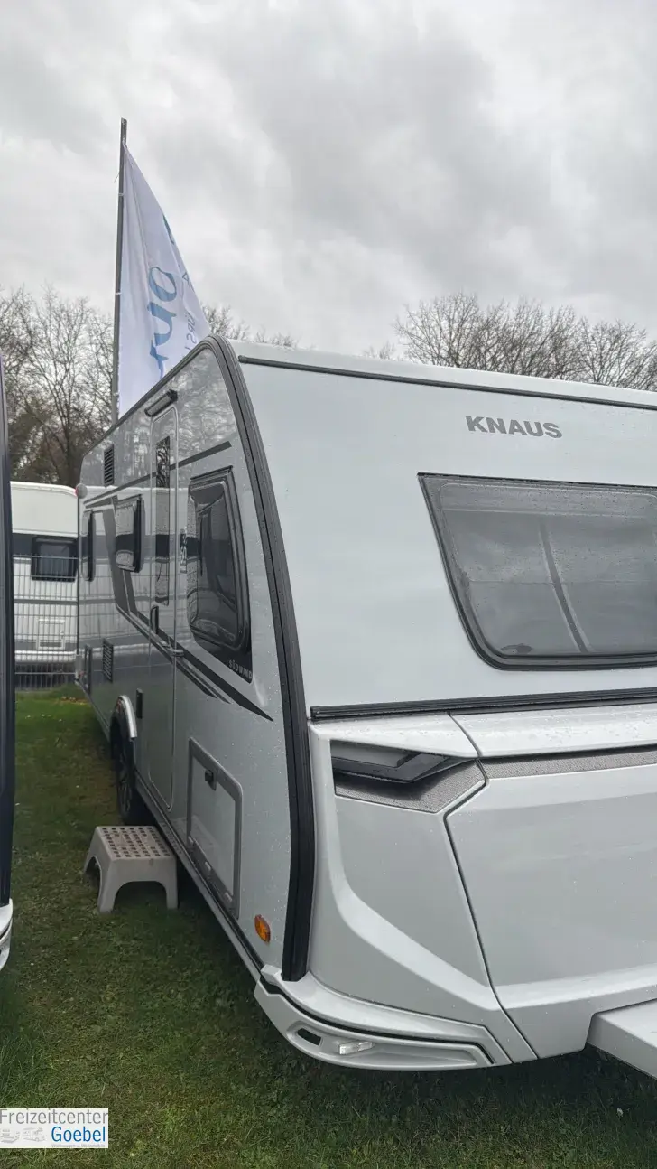 Seitlich Knaus Südwind 500 QDK 60 Years