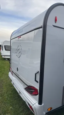 Schräg Hinten Knaus Südwind 540 UE 60 YEARS