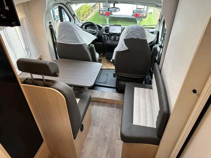 Fahrzeugbild Sunlight Adventure V 67S IC-Sondermodell+Klappbett vorne! #9