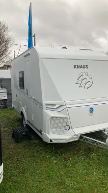 Schräg Vorne Knaus Yaseo 340 PX Angebotspreis