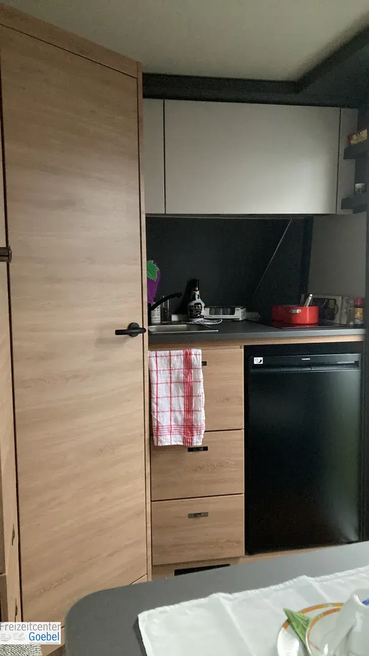 Sicht vorne-hinten Knaus Yaseo 340 PX Angebotspreis