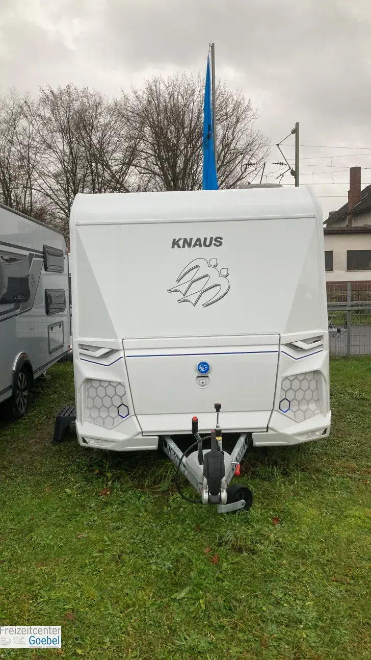 Frontal Vorne Knaus Yaseo 340 PX Angebotspreis