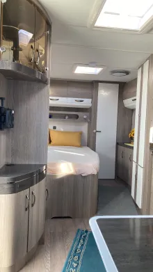 Sicht vorne-hinten Hobby Prestige 560 WFU Heckbad