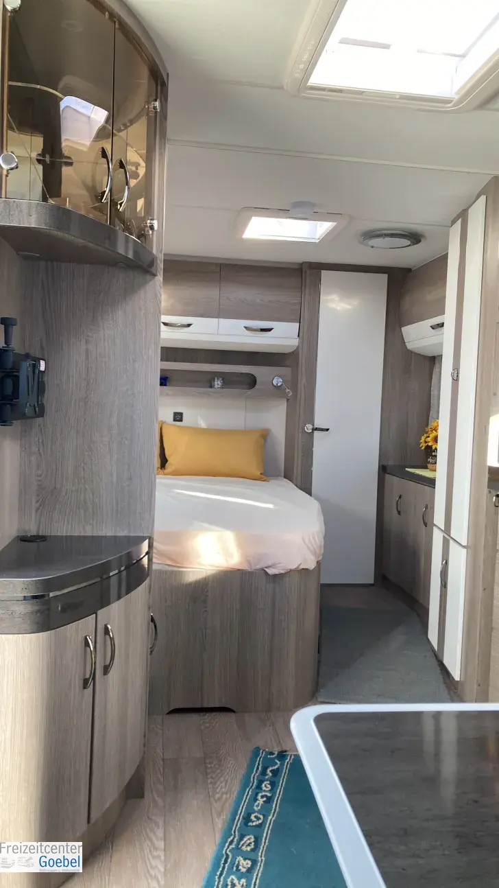 Sicht vorne-hinten Hobby Prestige 560 WFU Heckbad