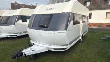 Schräg Vorne Hobby De Luxe 460 SL 14 l elekt. Warmwasserboiler