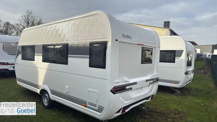 Schräg Hinten Hobby De Luxe 460 SL 14 l elekt. Warmwasserboiler