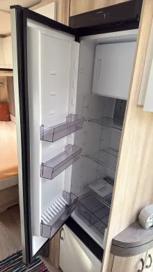 Etagenbetten Hobby De Luxe 460 SL 14 l elekt. Warmwasserboiler