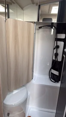 Toilette Hobby De Luxe 460 SL 14 l elekt. Warmwasserboiler