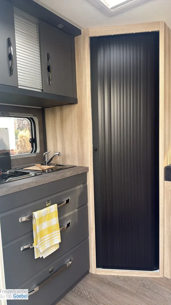 Fahrerhaus Hobby De Luxe 460 SL 14 l elekt. Warmwasserboiler
