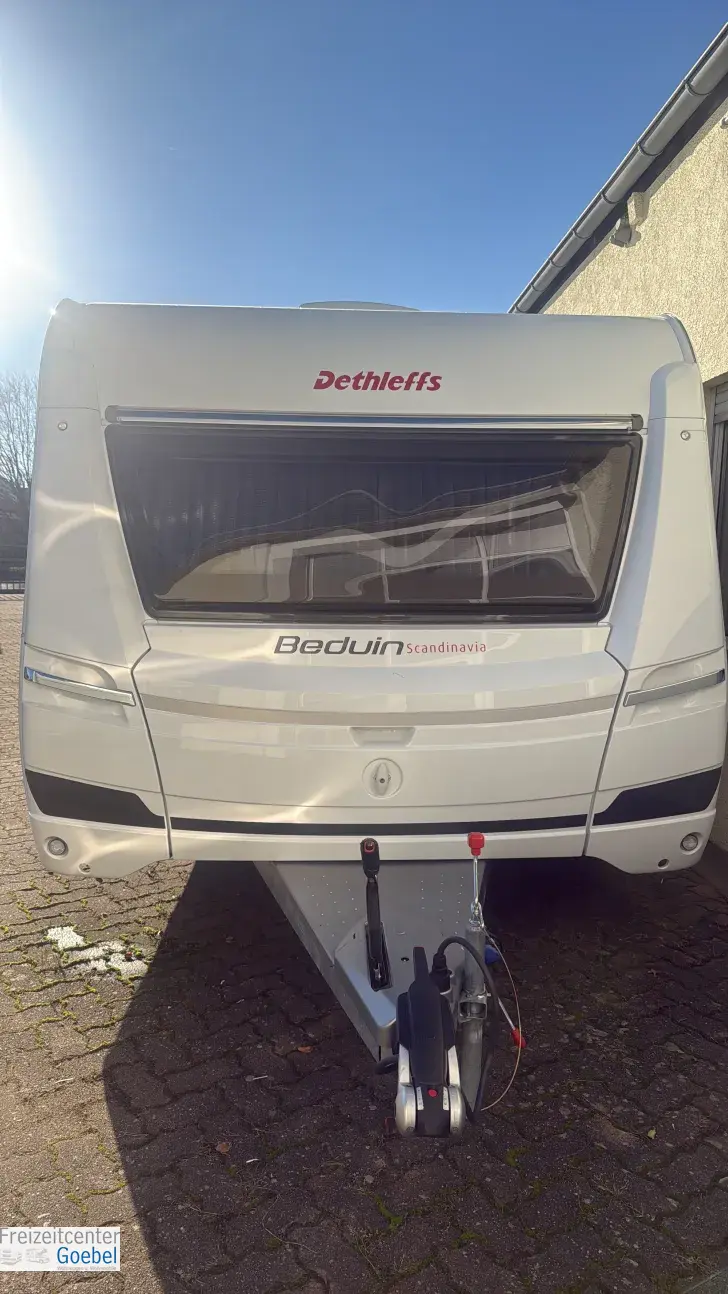 Frontal Vorne Dethleffs Beduin Scandinavia 650 RE Backofen