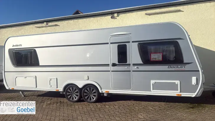 Seitlich Dethleffs Beduin Scandinavia 650 RE Backofen