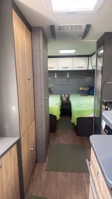 Sicht vorne-hinten Dethleffs Beduin Scandinavia 650 RE Backofen