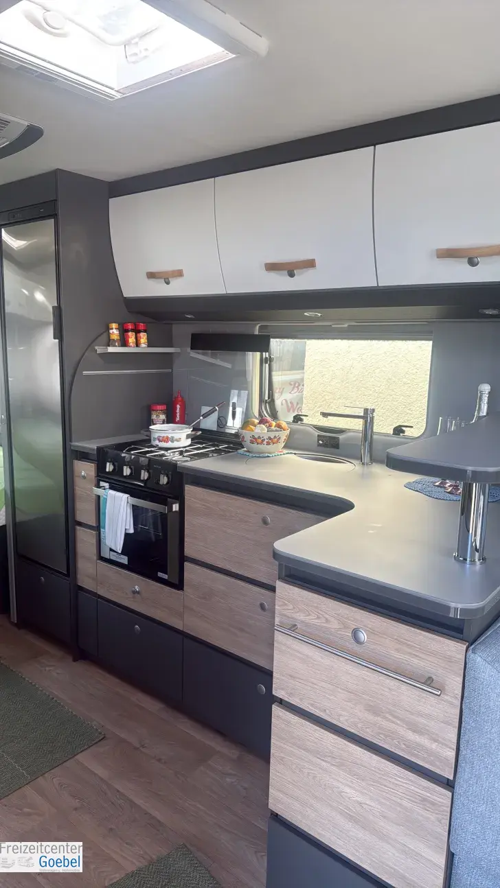 Küchen Dethleffs Beduin Scandinavia 650 RE Backofen