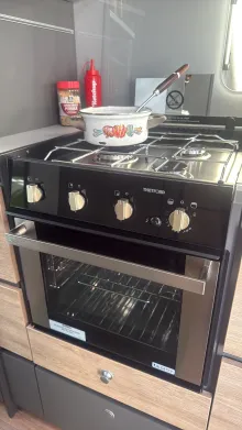 Fahrerhaus Dethleffs Beduin Scandinavia 650 RE Backofen