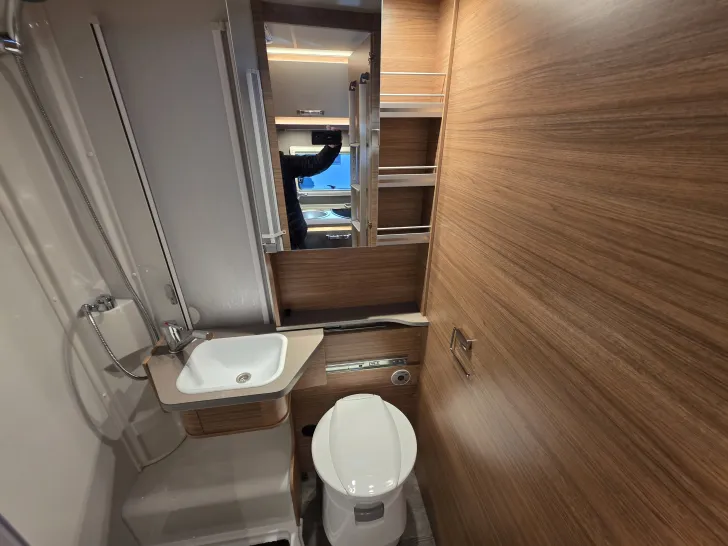 Fahrzeugbild Weinsberg CaraSuite 650 MEG EDITION SPICY #13