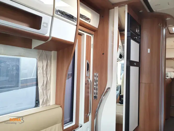 Fahrzeugbild Carthago chic e-line I 50 LE 300 AH Lith. Klima 4800 KG #10