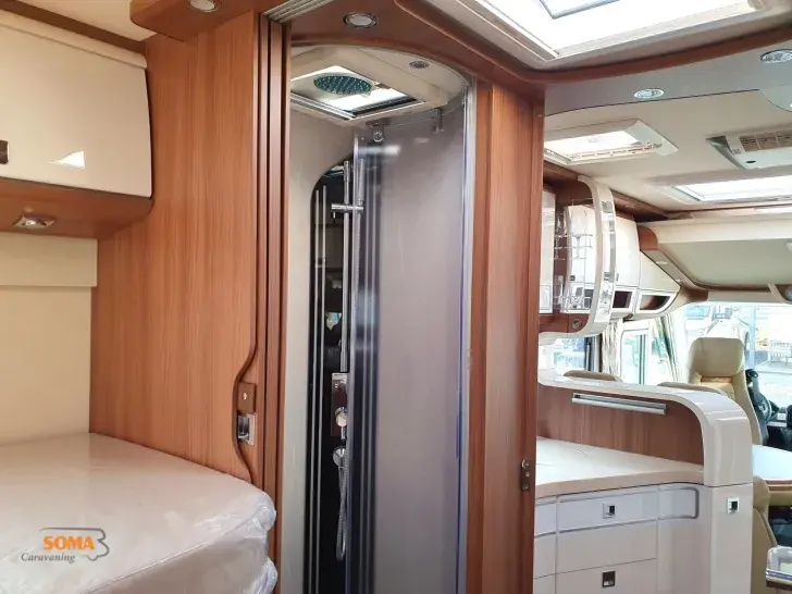 Fahrzeugbild Carthago chic e-line I 50 LE 300 AH Lith. Klima 4800 KG #16