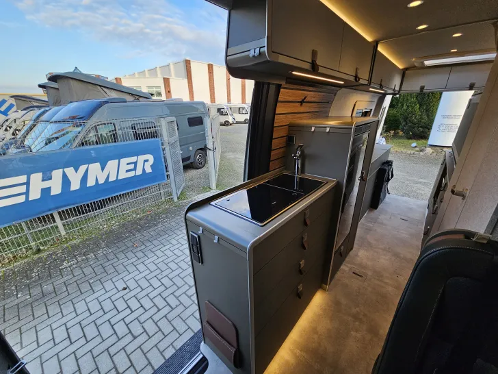 Fahrzeugbild Hymer Camper Van Grand Canyon S 700 CROSS TRAIL Voll-Ausstattung #9