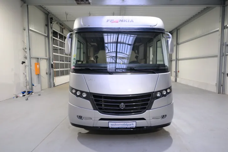 Fahrzeugbild Frankia I 8400 GD Platin/Einzelbetten+HUB/ PREISKNALLER #4