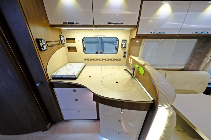Fahrzeugbild Frankia I 8400 GD Platin/Einzelbetten+HUB/ PREISKNALLER #15