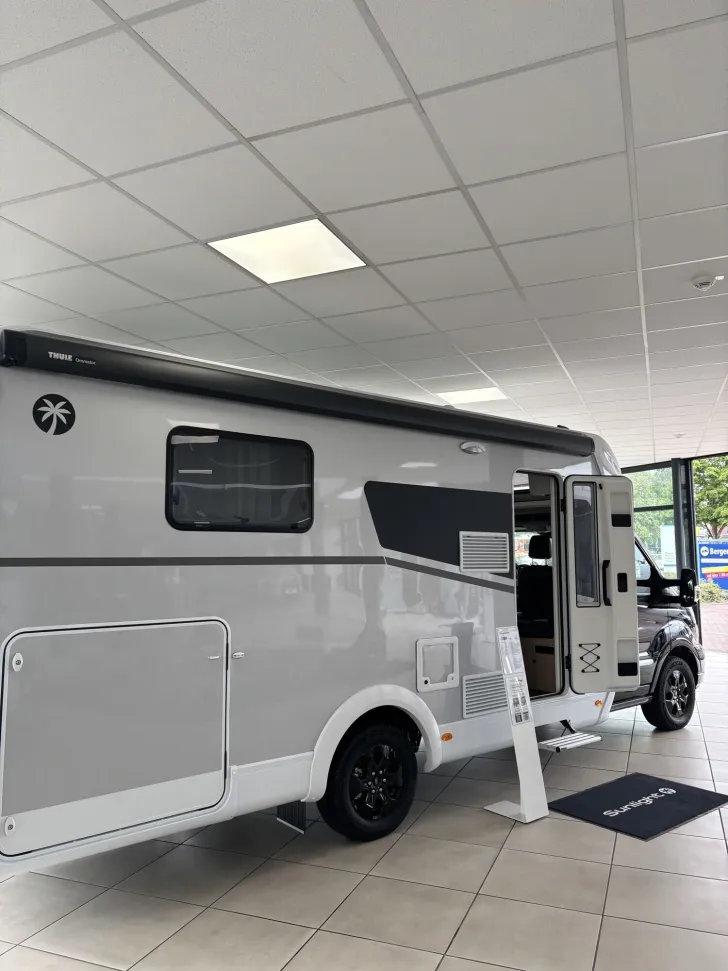 Fahrzeugbild Sunlight Adventure T Ford 690L #2