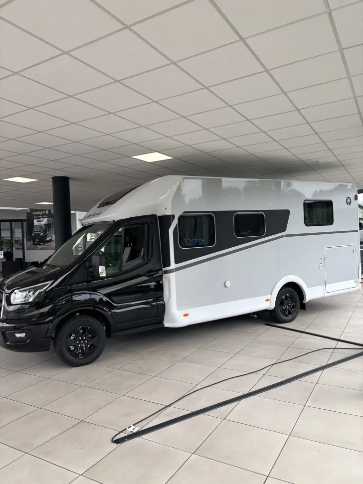 Fahrzeugbild Sunlight Adventure T Ford 690L #3