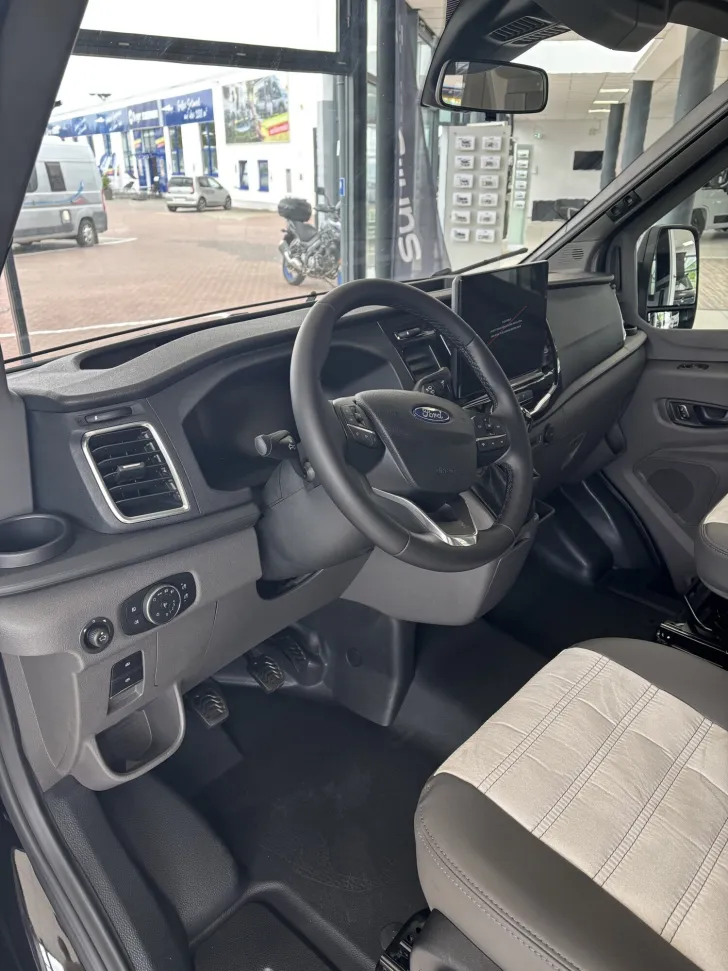 Fahrzeugbild Sunlight Adventure T Ford 690L #5