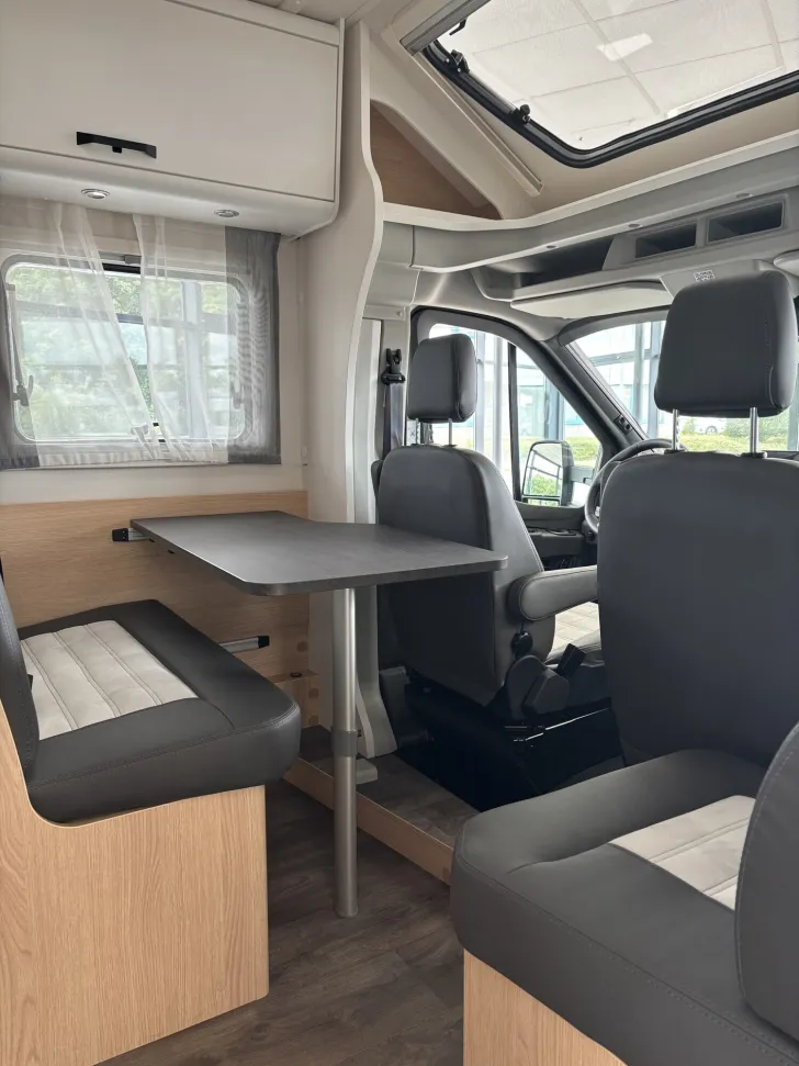 Fahrzeugbild Sunlight Adventure T Ford 690L #6