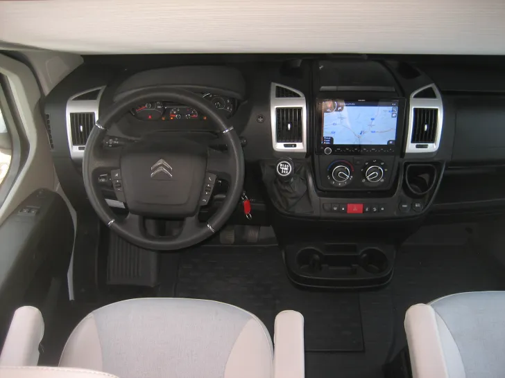 Fahrzeugbild Bürstner Delfin T 680 G #6