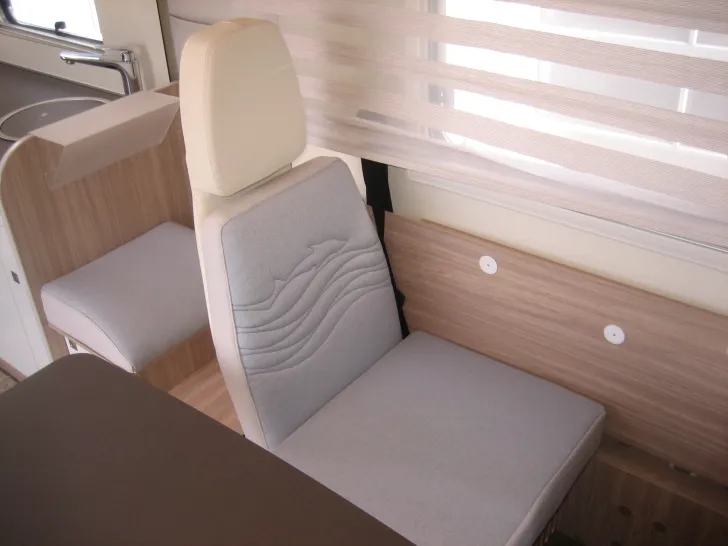 Fahrzeugbild Bürstner Delfin T 680 G #11