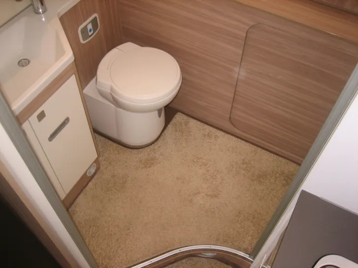 Fahrzeugbild Bürstner Delfin T 680 G #17