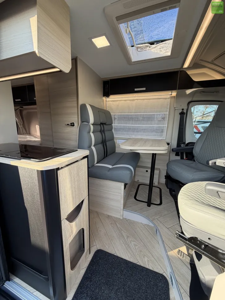 Fahrzeugbild Challenger Van Sport Edition V114 Arctic ACC Drive ATM 2026 #9