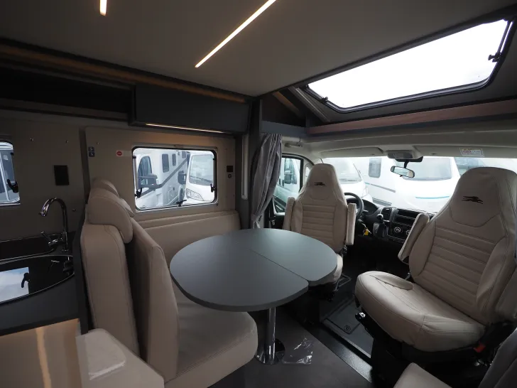 Fahrzeugbild Laika KOSMO L319, Komfortpaket, Hubbett, Automatik #5