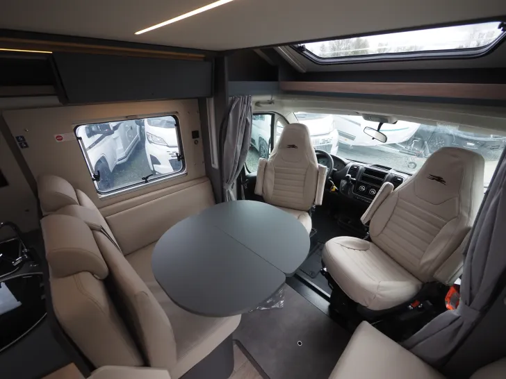 Fahrzeugbild Laika KOSMO L319, Komfortpaket, Hubbett, Automatik #6