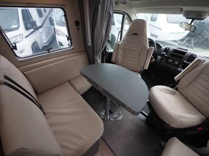 Fahrzeugbild Laika KOSMO L319, Komfortpaket, Hubbett, Automatik #10