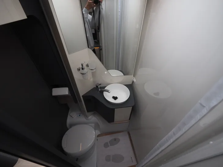 Fahrzeugbild Laika KOSMO L319, Komfortpaket, Hubbett, Automatik #19