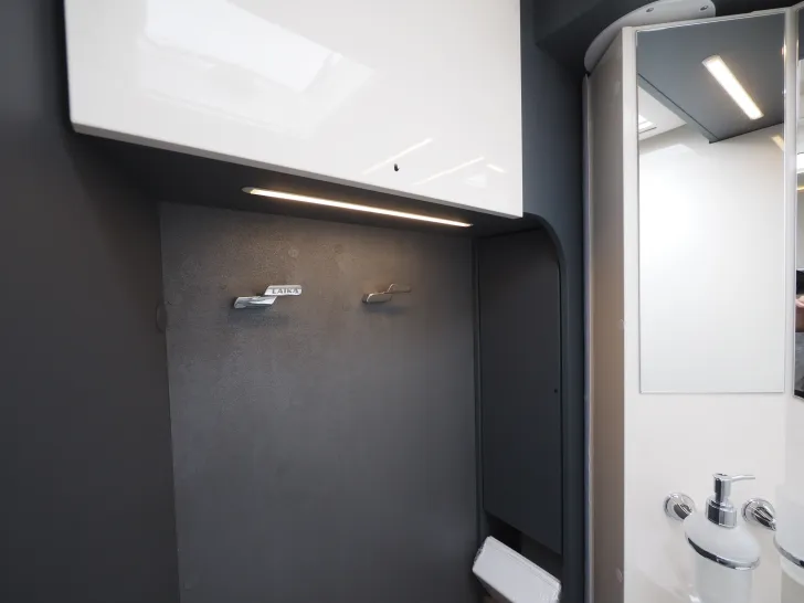 Fahrzeugbild Laika KOSMO L319, Komfortpaket, Hubbett, Automatik #21