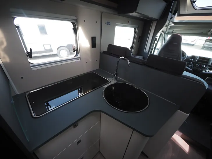 Fahrzeugbild Laika KOSMO L319, Hubbett, Komfort-Paket #9