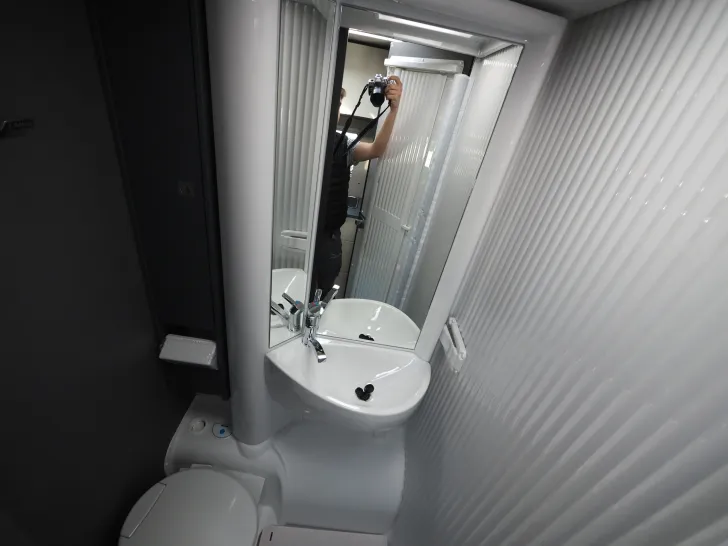 Fahrzeugbild Laika KOSMO L319, Hubbett, Komfort-Paket #14