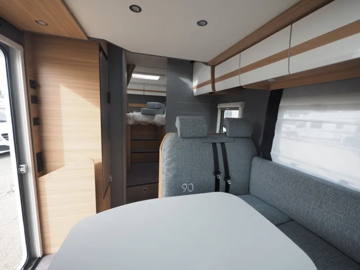 Fahrzeugbild Dethleffs Just T 7052 EB, Hubbett, Isofix, Markise, uvm. #6