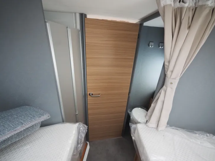 Fahrzeugbild Dethleffs Just T 7052 EB, Hubbett, Isofix, Markise, uvm. #13