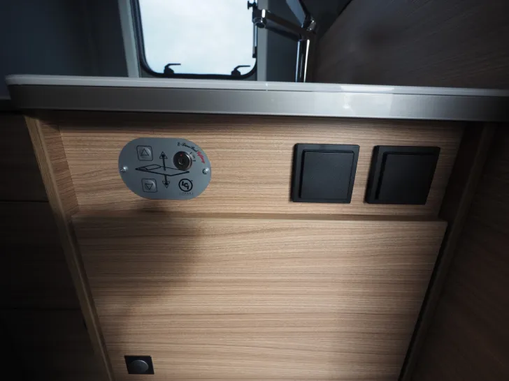 Fahrzeugbild Dethleffs Just T 7052 EB, Hubbett, Isofix, Markise, uvm. #15