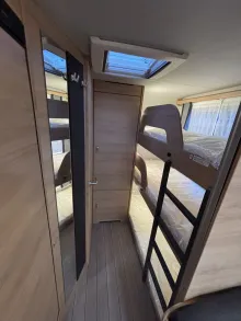 Fahrzeugbild Knaus Südwind 500 QDK Black Selection 3er Etagenbett mit 3 Fenster #7