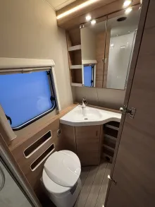 Fahrzeugbild Knaus Südwind 500 QDK Black Selection 3er Etagenbett mit 3 Fenster #14
