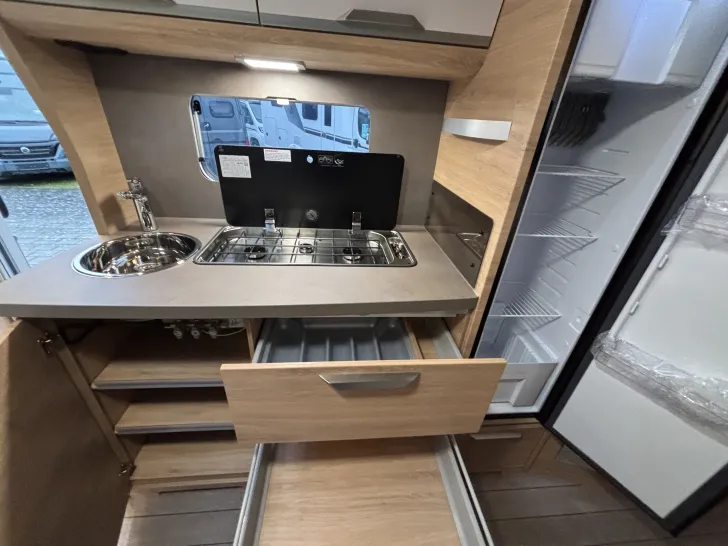 Fahrzeugbild Knaus Südwind 500 QDK Black Selection Sitzgruppe-Bettumbau #8