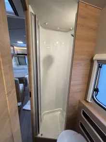 Fahrzeugbild Knaus Südwind 500 QDK Black Selection Sitzgruppe-Bettumbau #12