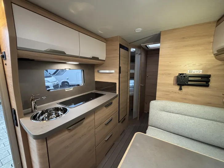 Fahrzeugbild Knaus Südwind 500 QDK Black Selection Sitzgruppe-Bettumbau #6