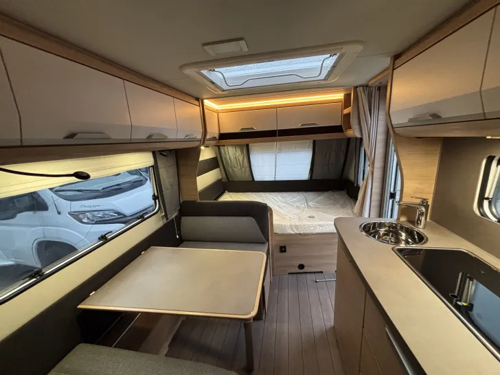 Fahrzeugbild Knaus Südwind 500 QDK Black Selection 3er Etagenbett mit 3 Fenster #9