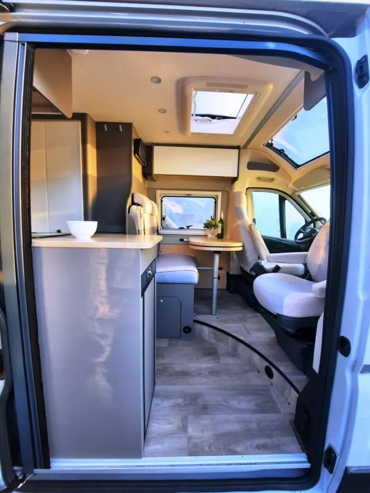 Fahrzeugbild LMC Innovan 600 #10