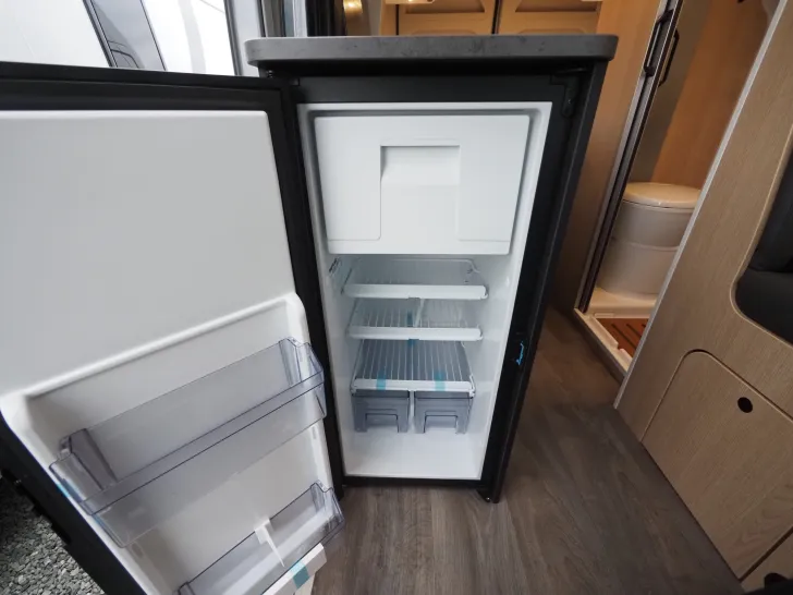 Fahrzeugbild Sunlight CLIFF 600 X, Automatik, Skyroof, Ind. Licht #7